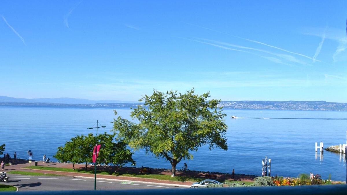 Evian-les-Bains Apartment | Spacious Apartment in Evian with Lake View, Balcony, and Pet-Friendly