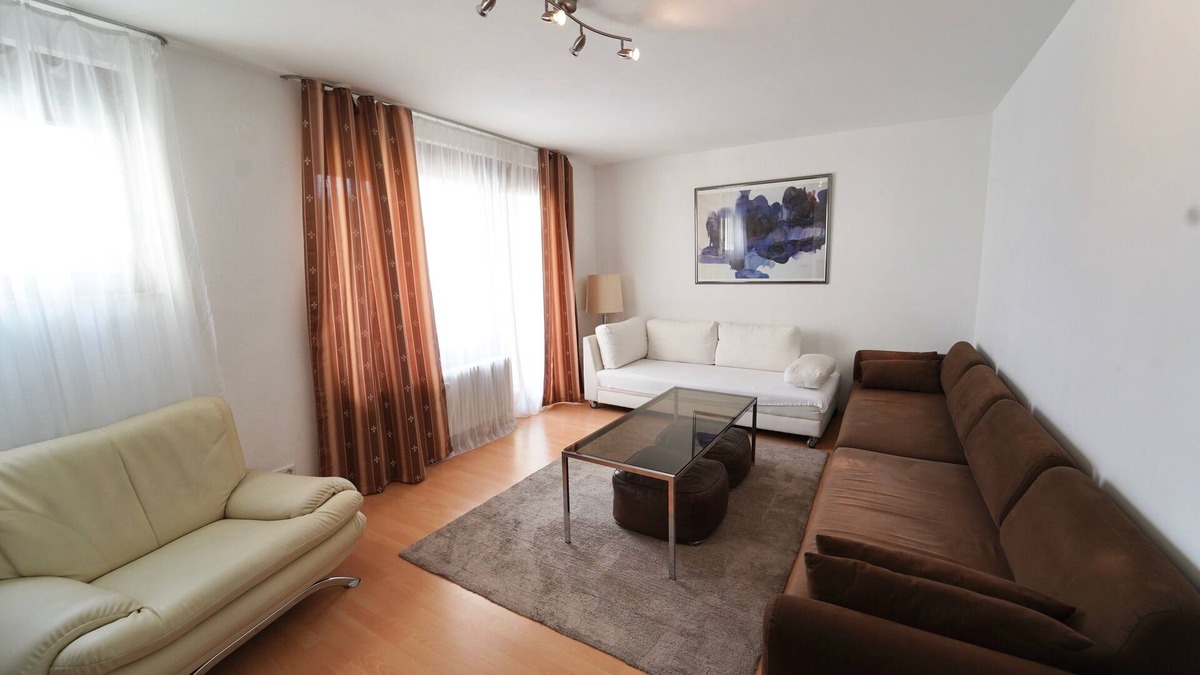 Am Pragfriedhof Apartment | Spacious apartment in the heart of Stuttgart.