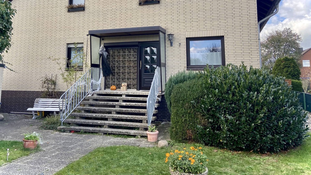 Hohenhameln Apartment | Spacious apartment Mehrum