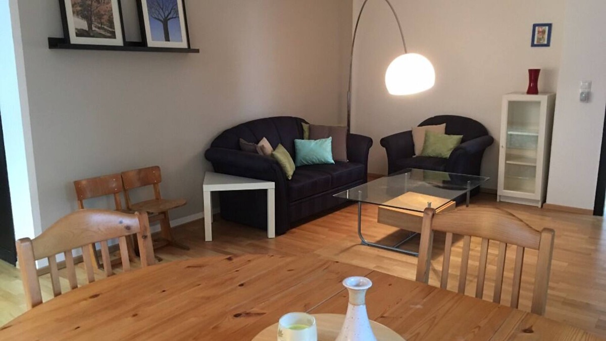 Königswinter Apartment | spacious apartment with a view of the green and private terrace