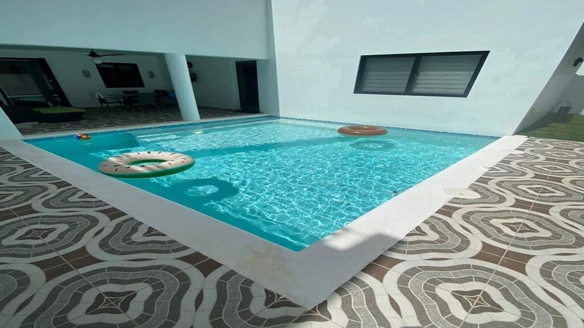 El Centro House | Spacious Apartment/Private Pool/Smart TV
