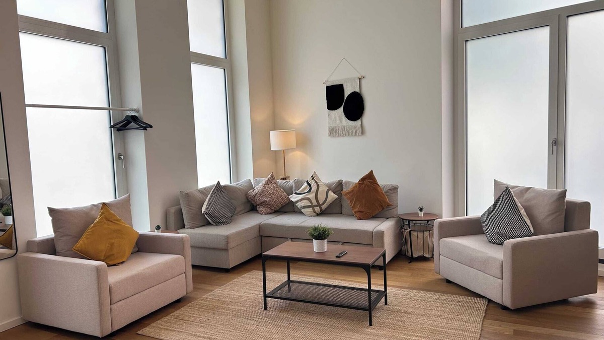 Altona-Nord Apartment | Spacious apartment for 10 near Quartierpark