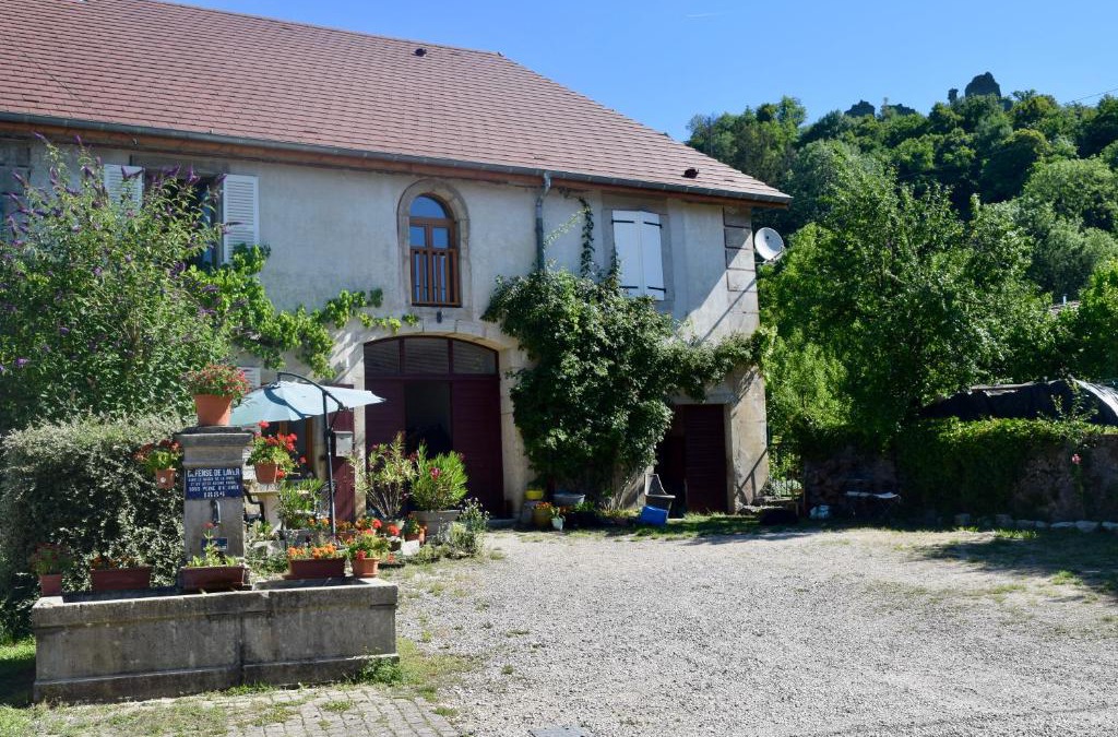 La Tour-du-Meix Apartment | Spacious apartment in old farm close to Lac de Vouglans