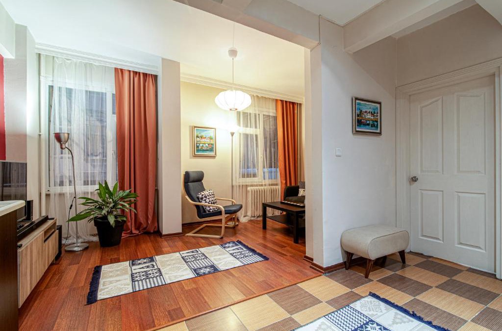 Sisli Apartment | Spacious apartment in central Mecidiyekoy/Ortaklar
