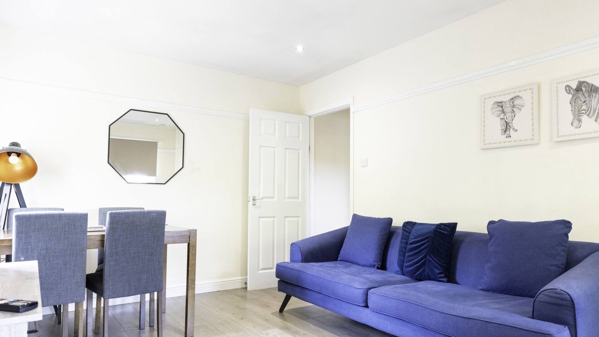 Alloa Apartment | Spacious Apartment in Clackmannanshire
