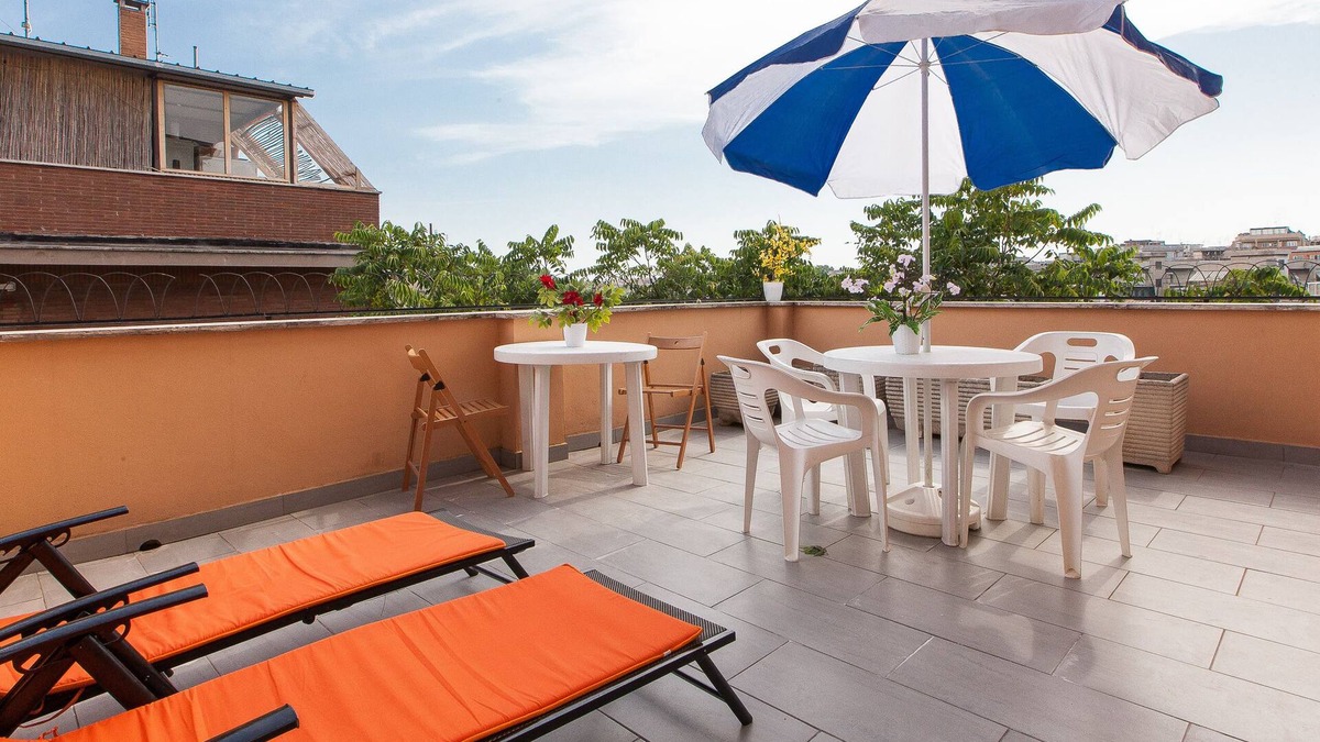 Gianicolense Apartment | Spacious apartment in the heart of Monteverde Vecchio district close to Pamphili Park