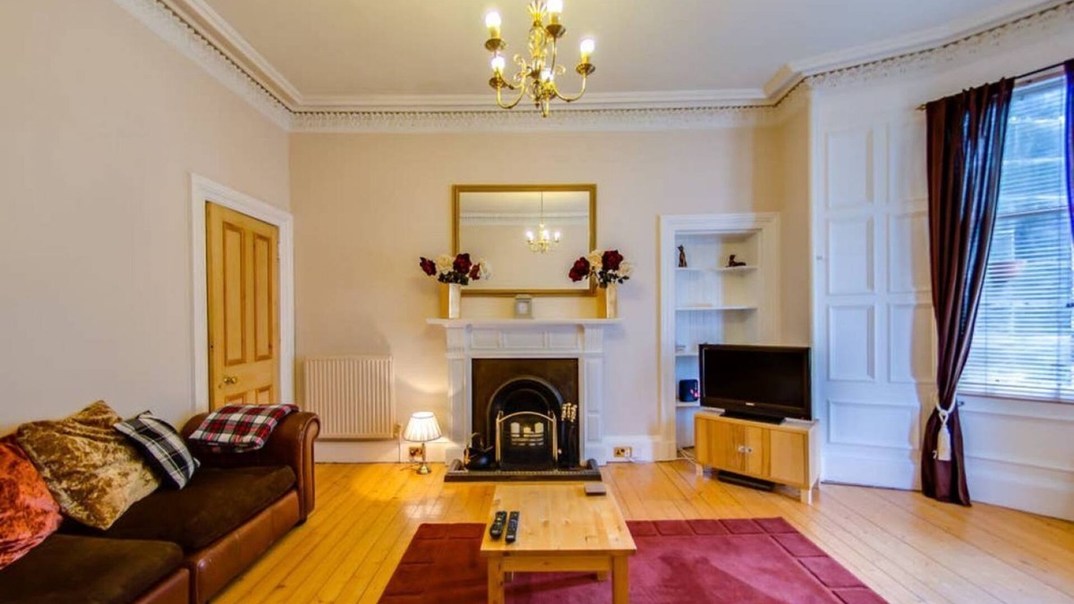 Marchmont Apartment | Spacious Apartment next to The Meadows