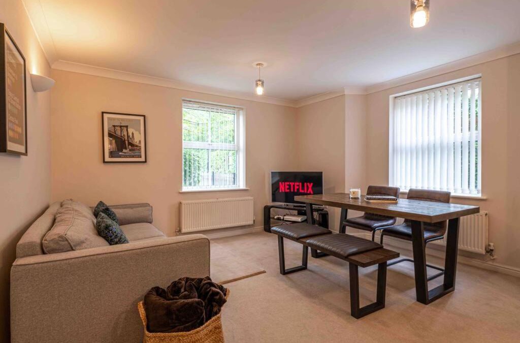 Olton Apartment | Spacious Apartment, Near Birmingham Centre + NEC