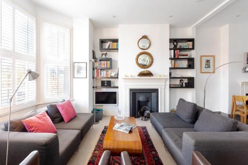 St. Helen's Apartment | Spacious Apartment near Portobello Road