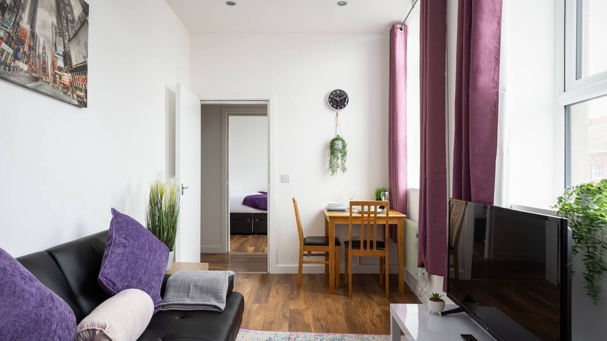 Wakefield Apartment | Spacious apartment offers comfort of your own home in the heart of Wakefield .