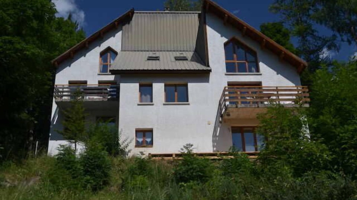 Allos Apartment | Spacious apartment surrounded by nature