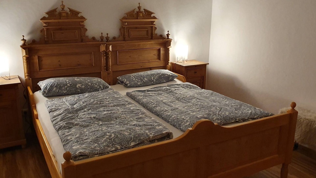 Geltendorf Apartment | spacious apartment with balcony near Ammersee for 2 to 8 people
