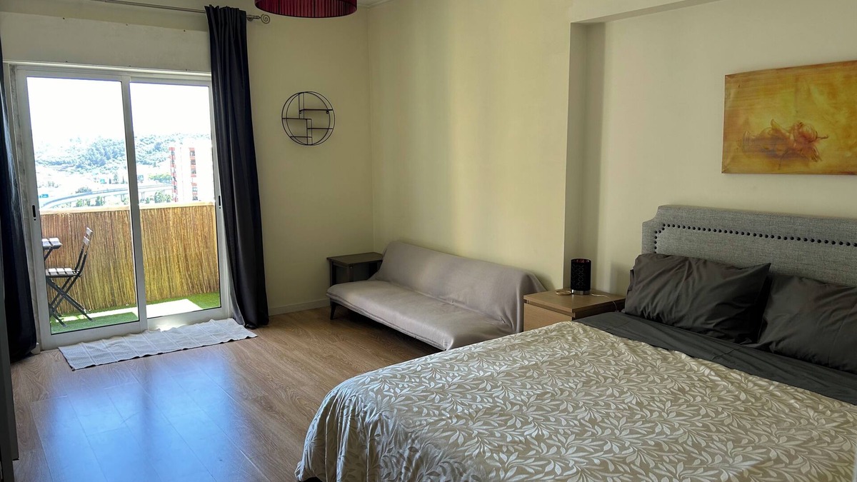Odivelas Apartment | Spacious apartment with a great view
