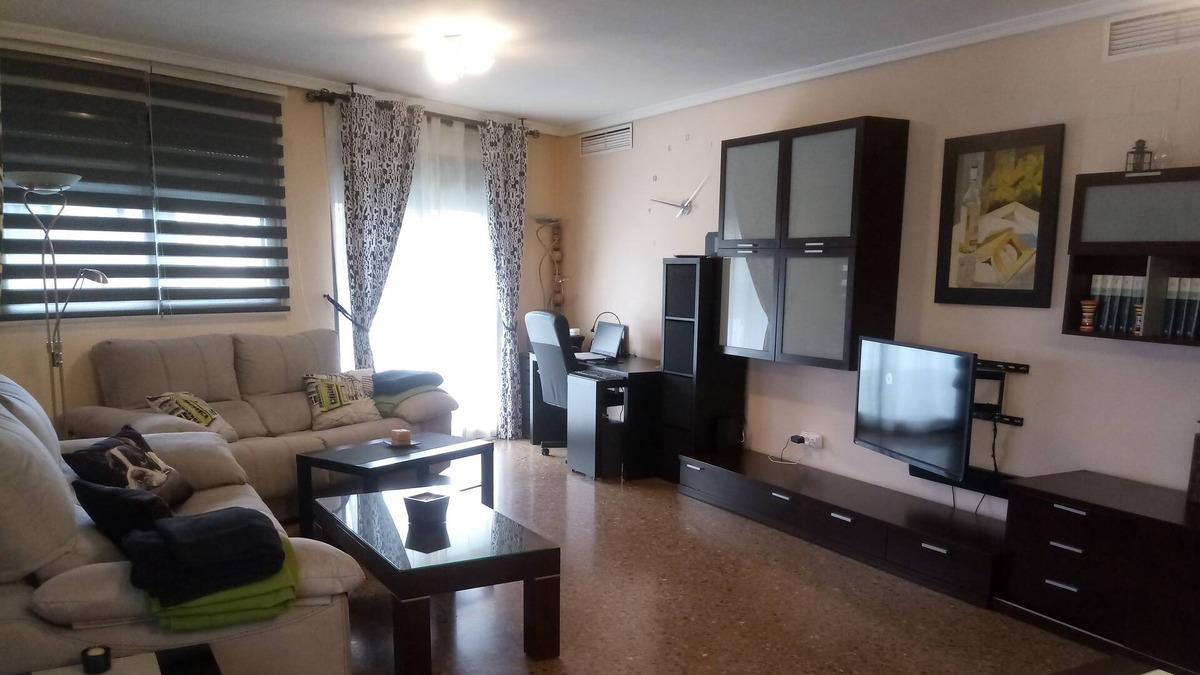 Paterna Apartment | Spacious apartment with pool. Very close to Valencia. (4,5Km)