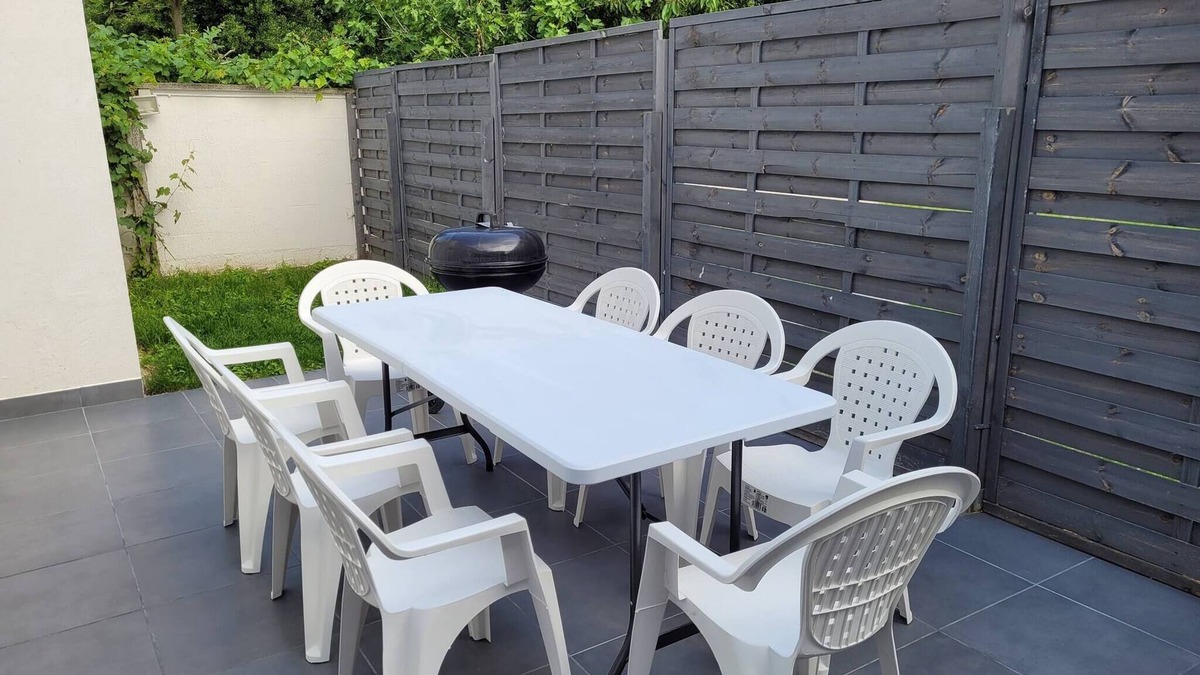 Villepinte House | Spacious Apt 8 beds - With Terrace Near Cdg Disneyland - 30 Min