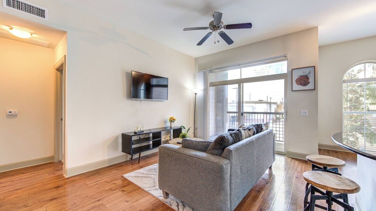 Astrodome Apartment | Spacious Apt in Houston with fitness room, AC, Free Parking, Pets Ok