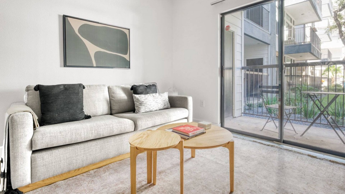 Gateway Apartment | Spacious Arboretum 1BR w/ Pool, Gym & W/D, nr retail, by Blueground