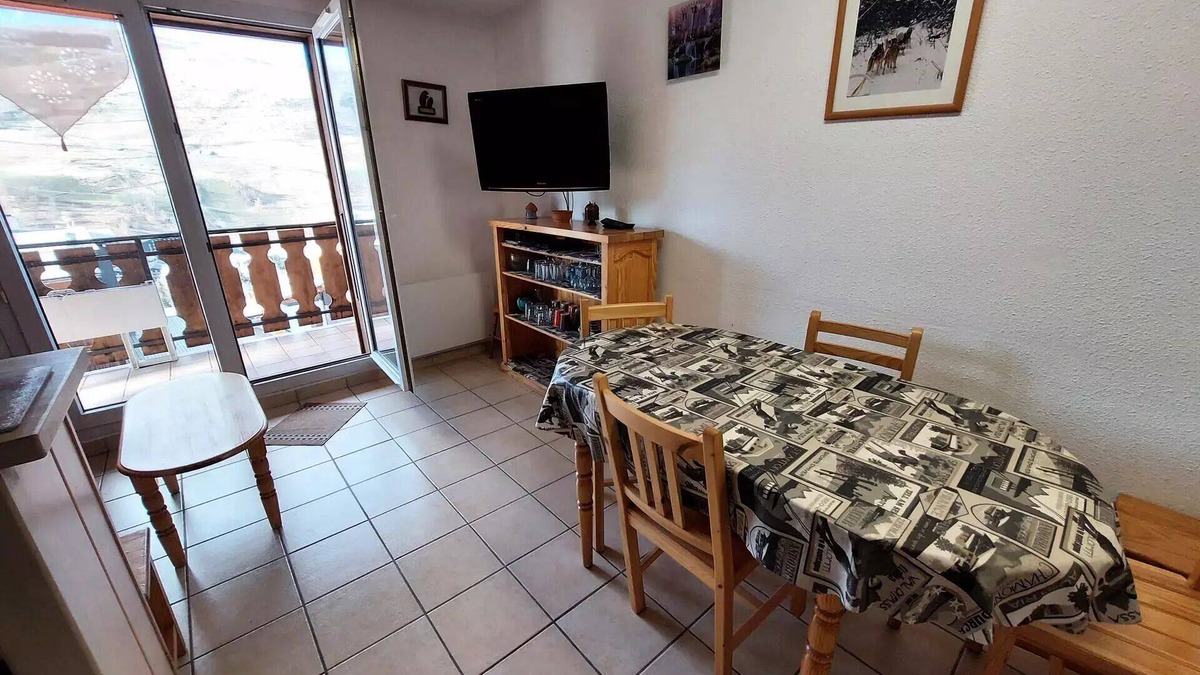Mont-de-Lans Apartment | Spacious at Village 1800