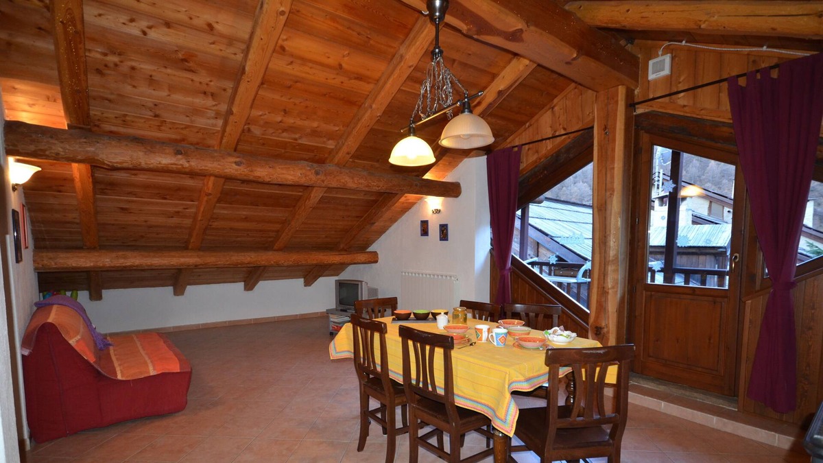 Soucheres-Basses Apartment | Spacious attic with two bathrooms