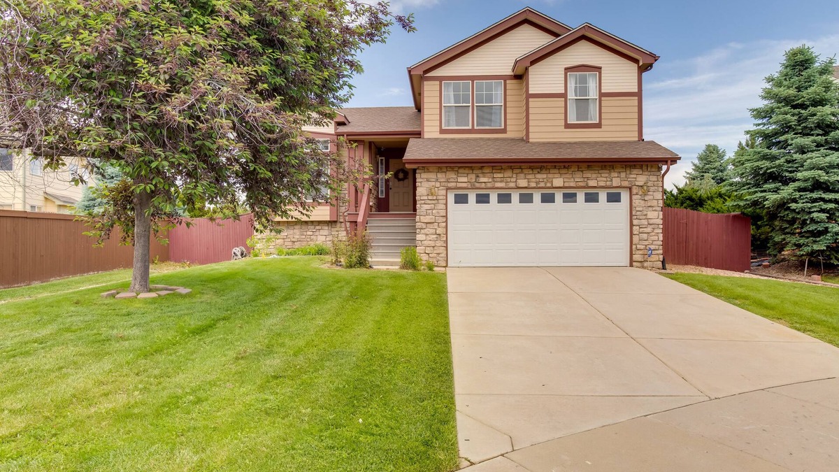 Sterling Hills House | Spacious Aurora Home: 20 Mi to Downtown Denver!