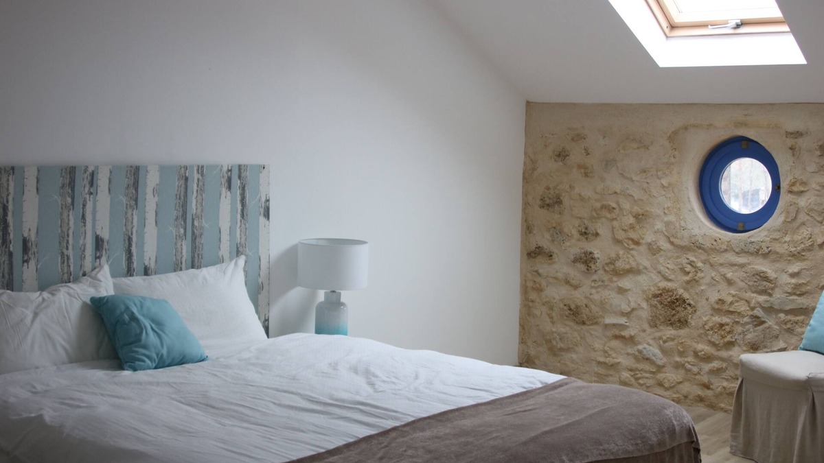 Saint-Jean-d'Eyraud House | Spacious Barn Conversion