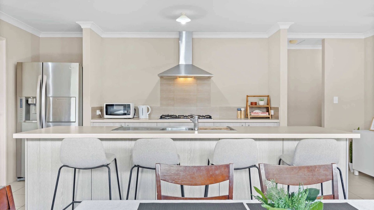 Dawesville House | Spacious Beach House – Family Friendly