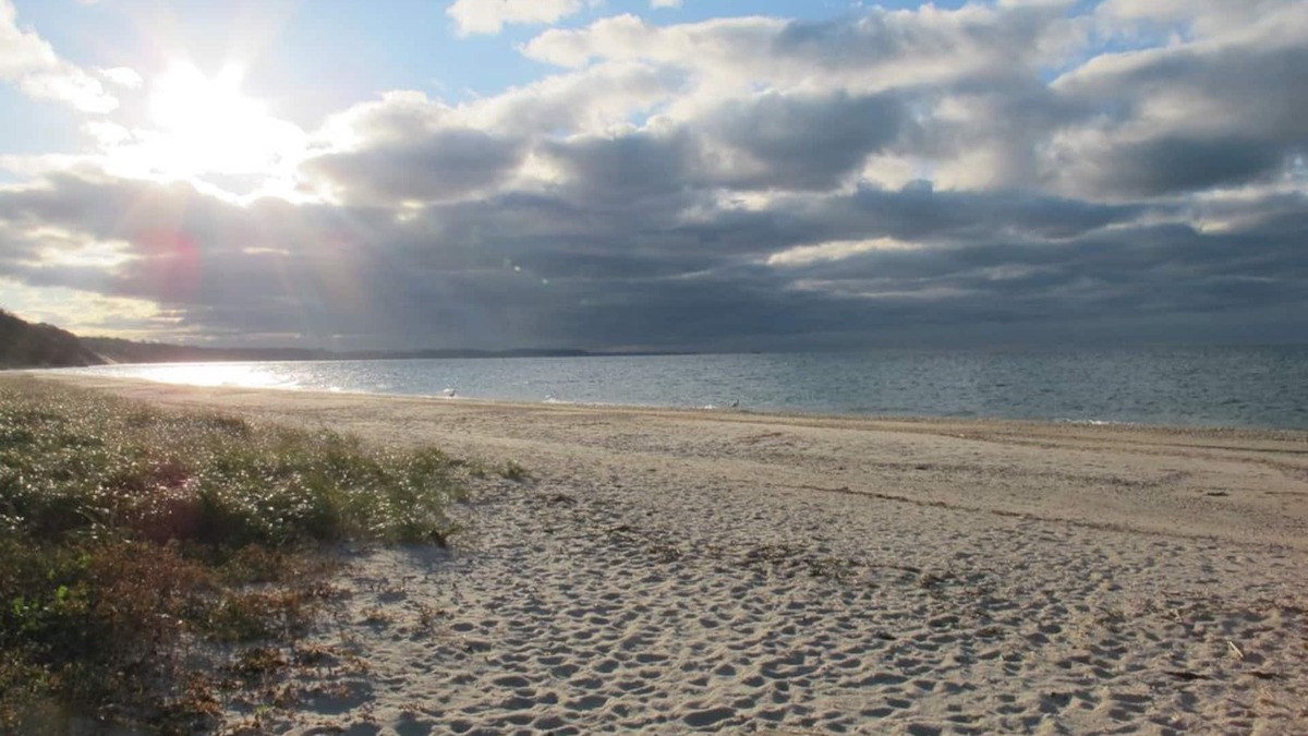 Mattituck House | Spacious Beach House, Steps to Beach