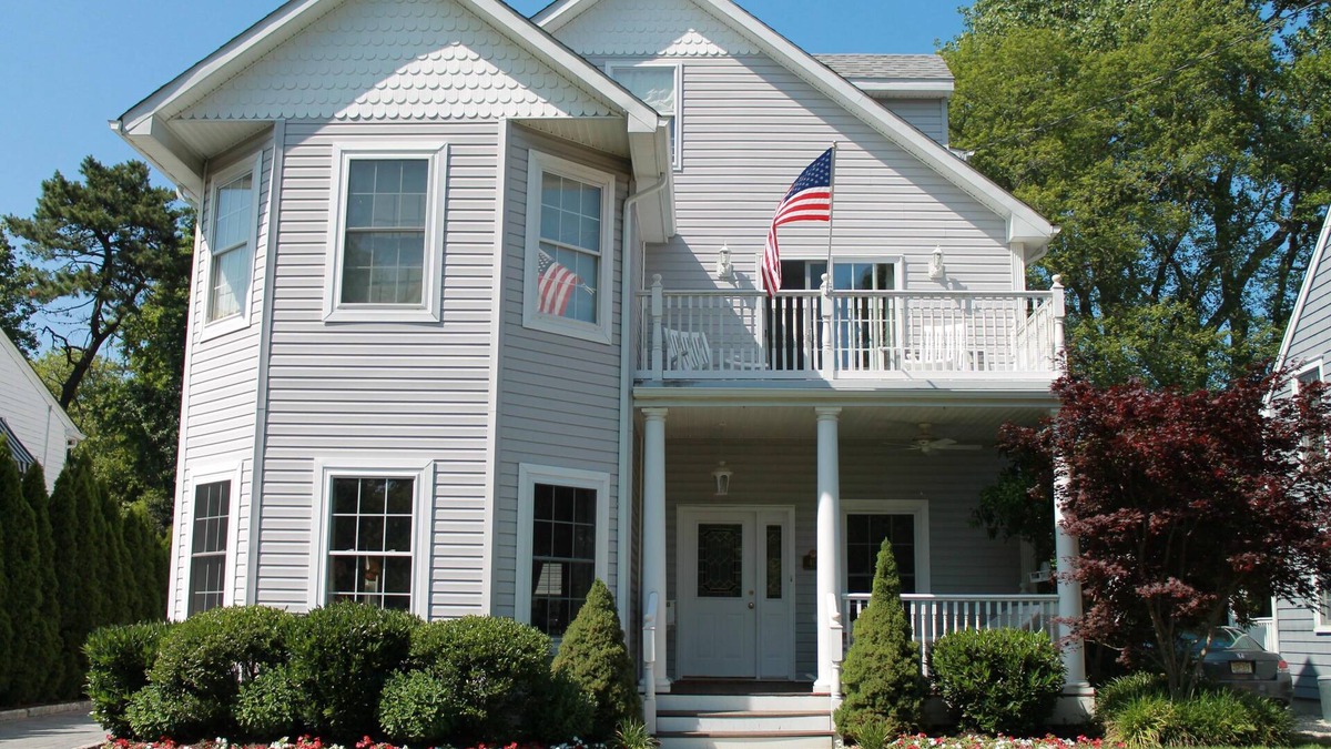 Spring Lake House | Spacious Beach House Just 4 Blocks to South End Beach Pavilion