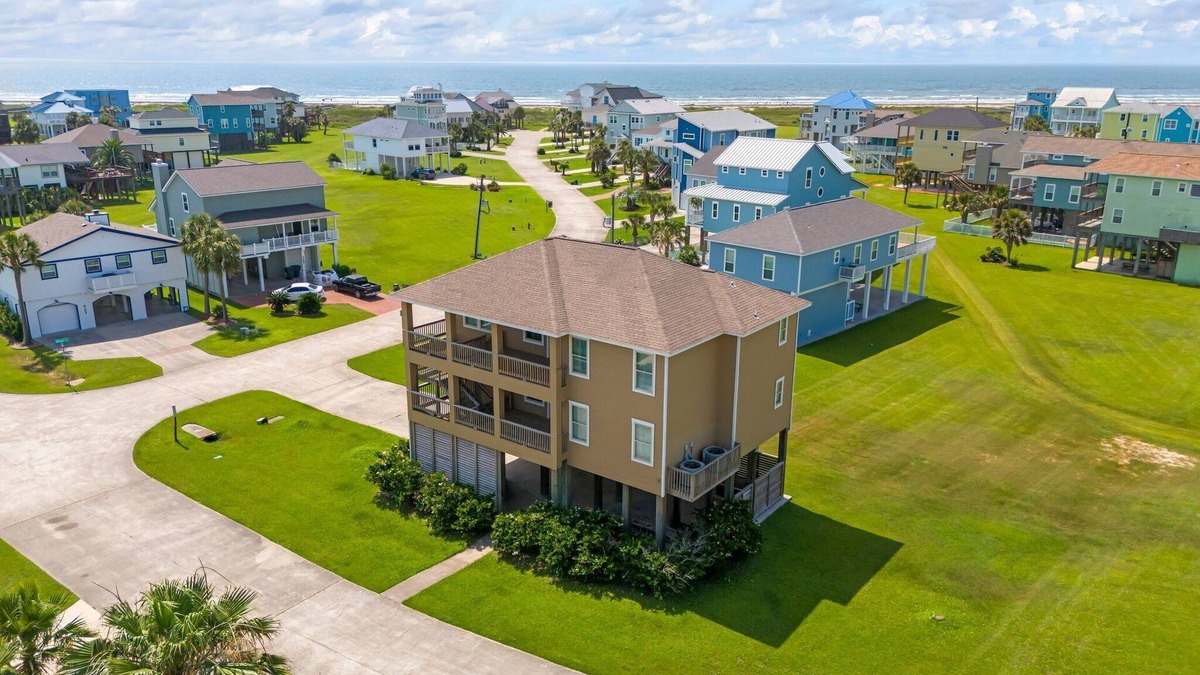 Pointe San Luis House | Spacious Beach Retreat | Sleeps 25 | Perfect for Families & Groups!