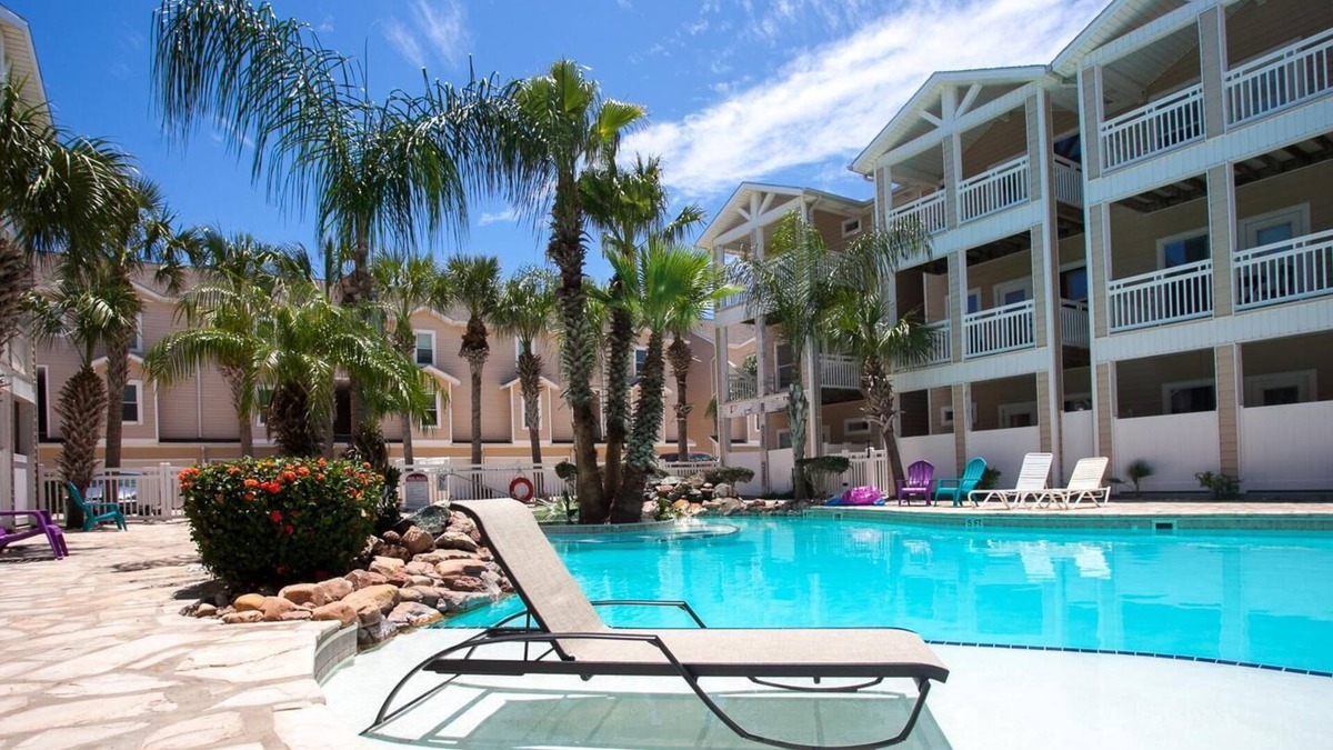 Corpus Christi Condo | Spacious Beach Townhome-Endless Gulf Views