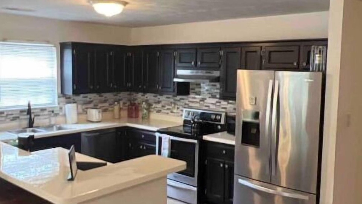 Bayview House | Spacious Beachfront Home- Promo Deal on longer stays!