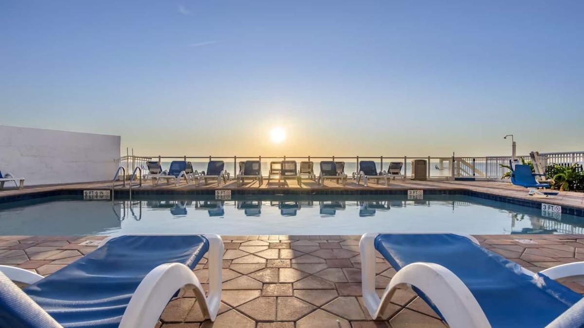 Seabreeze Park House | Spacious Beachside Room w/Ocean Views - Perfect for Families | Daytona Beach