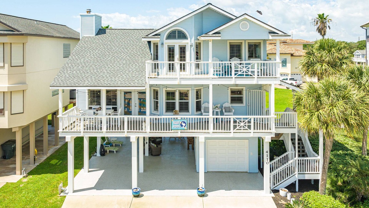 Pirates Beach West House | Spacious Beachside Home w/Long Gulf View, Covered Deck & Huge Primary Suite