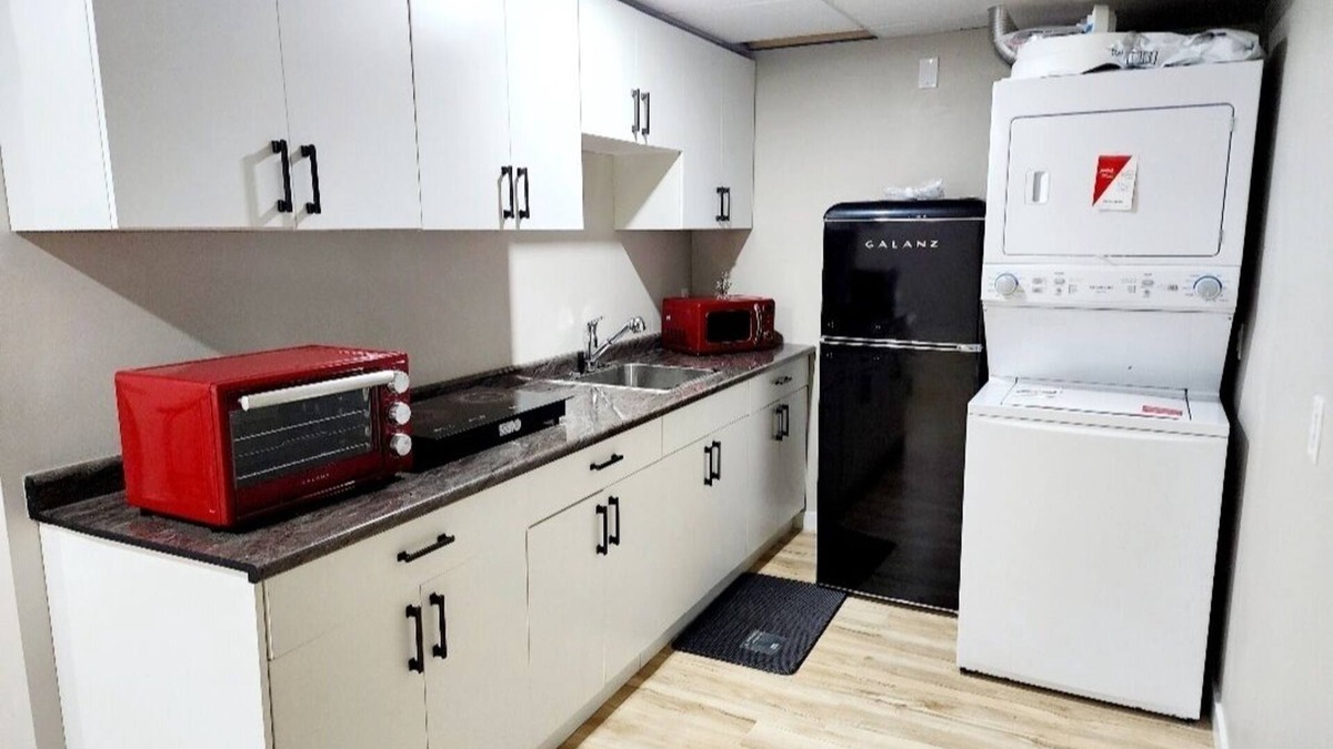 Fort Gary Apartment | Spacious & Beautiful 2 bdrm Suite in family friendly, quiet & safe neighborhood