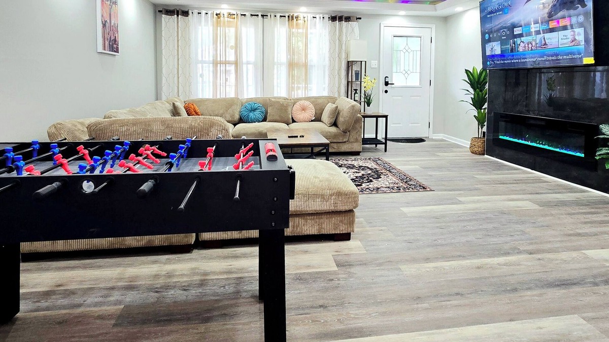 Severn House | Spacious & beautiful 4-bedroom in a peaceful Severn, close to DC & Baltimore