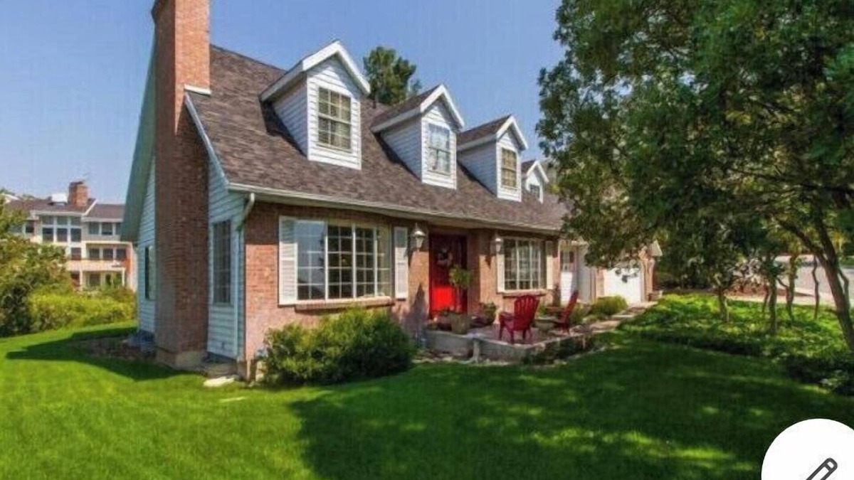 Sherwood Hills House | Spacious, Beautiful 7 bedroom Home on the Mountain w Hot Tub (weeklydiscount!)