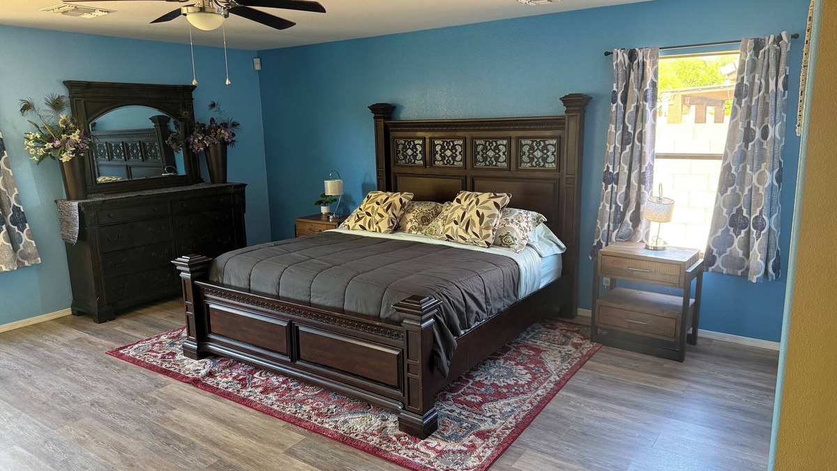 Peoria House | Spacious Beautiful Garden Hideaway w/Patio & Grill