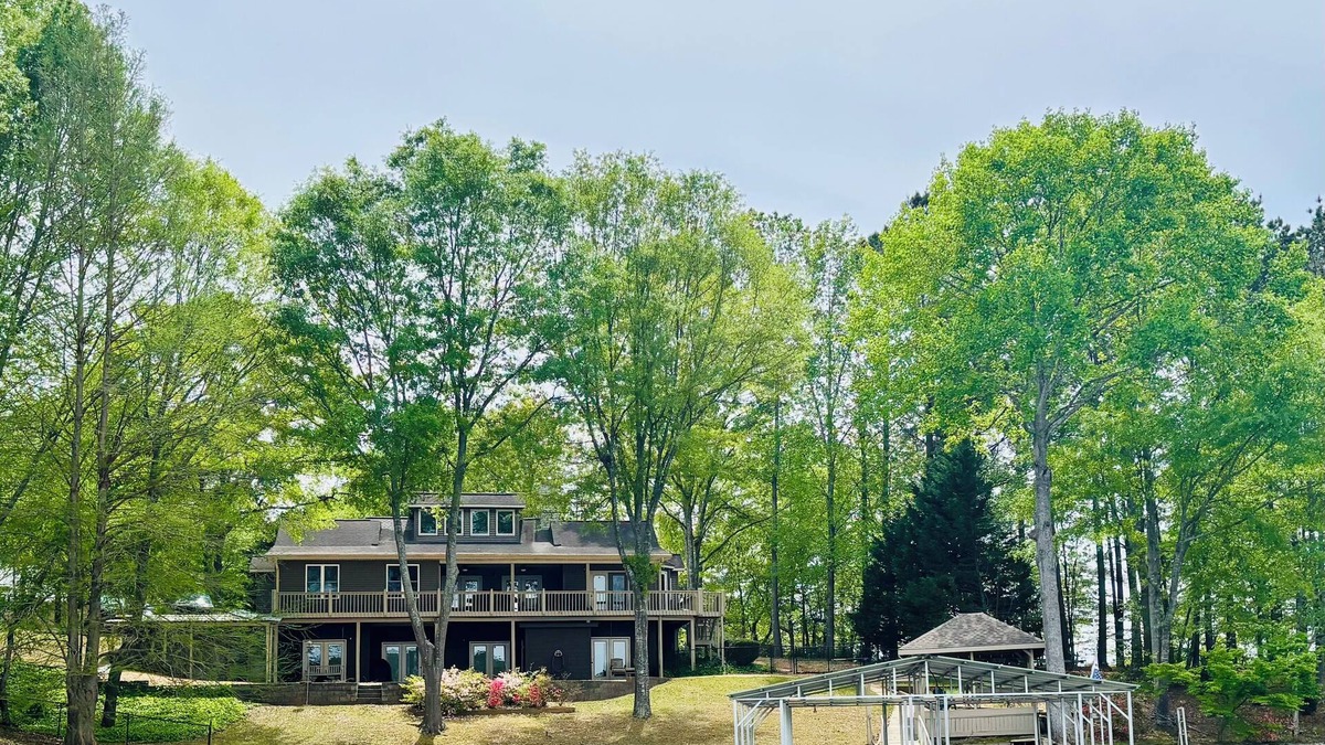 Wedowee House | Spacious, Big Views, Pet Friendly, Multigenerational family friendly