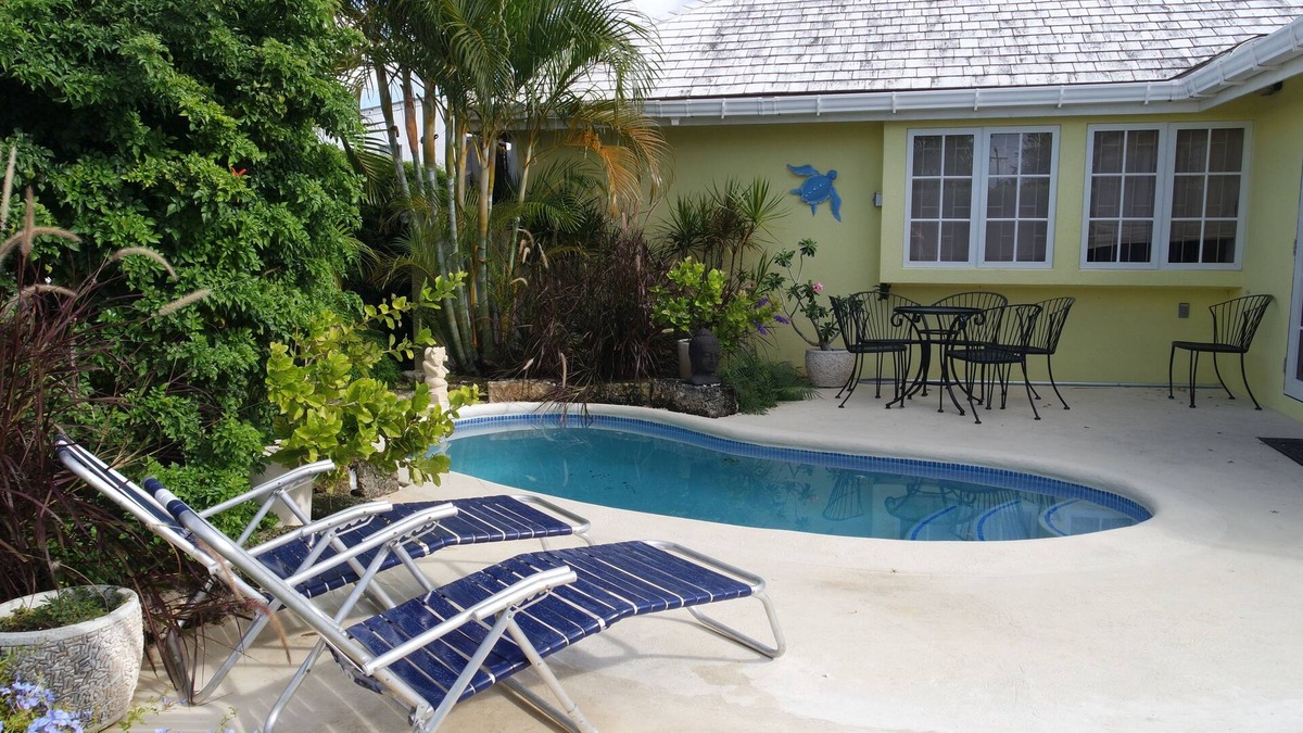 Marine Gardens Villa | Spacious breezy holiday villa with plunge pool near Rockley Beach