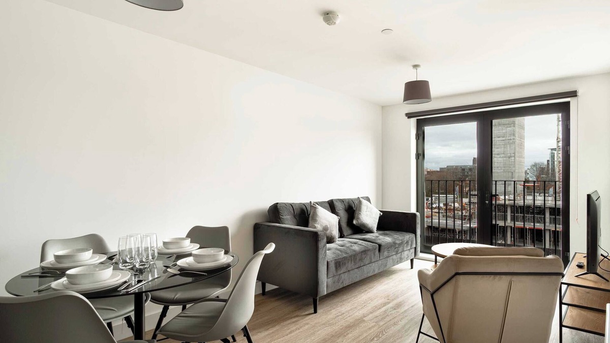 Vauxhall Apartment | Spacious & Bright 2 Bed Apartment in Liverpool
