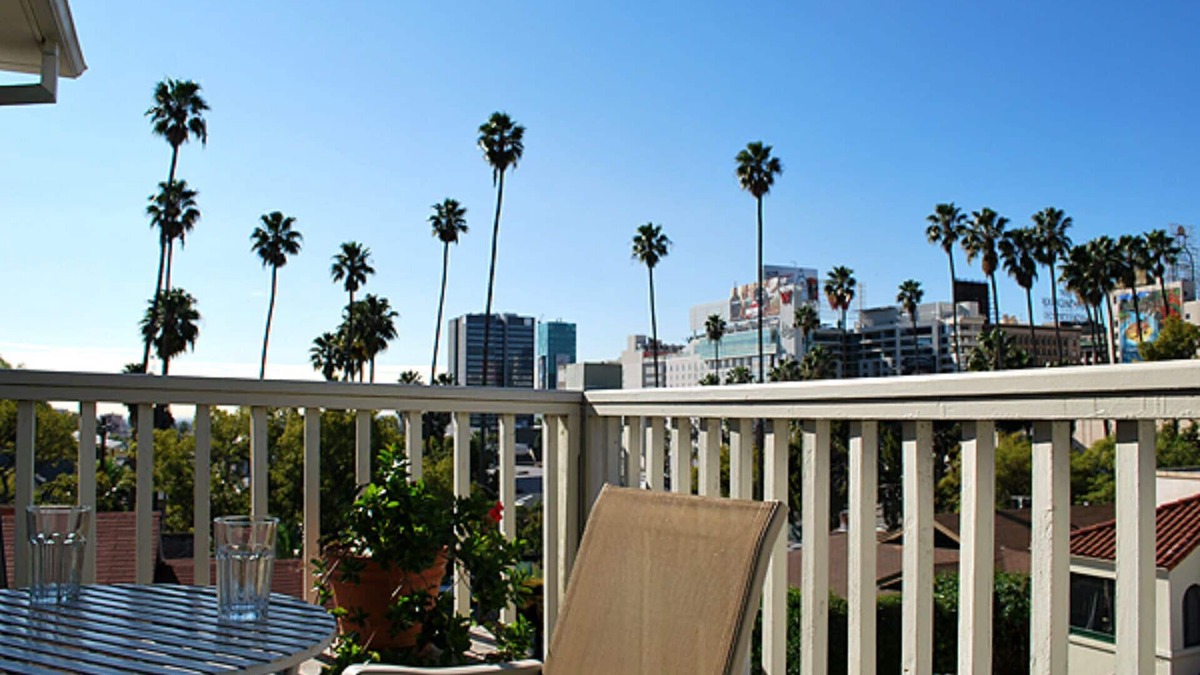 Hollywood Apartment | Spacious, Bright 2-Bedroom Hollywood Retreat