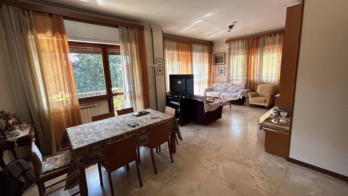 Zona I Val Melaina Apartment | Spacious, bright and well-connected apartment