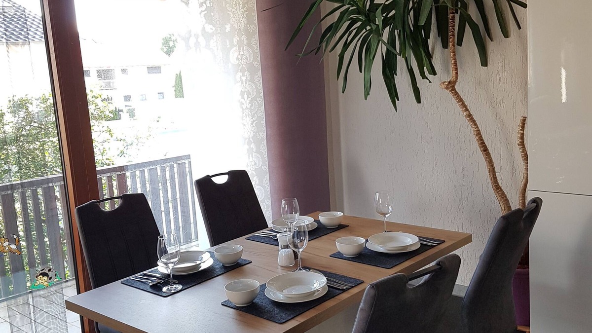 Haunstetten-West Apartment | Spacious, bright apartment with balcony in the south of Augsburg