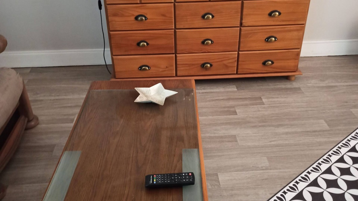 Bourges House | Spacious, bright apartment near Bourges town center. Free parking.