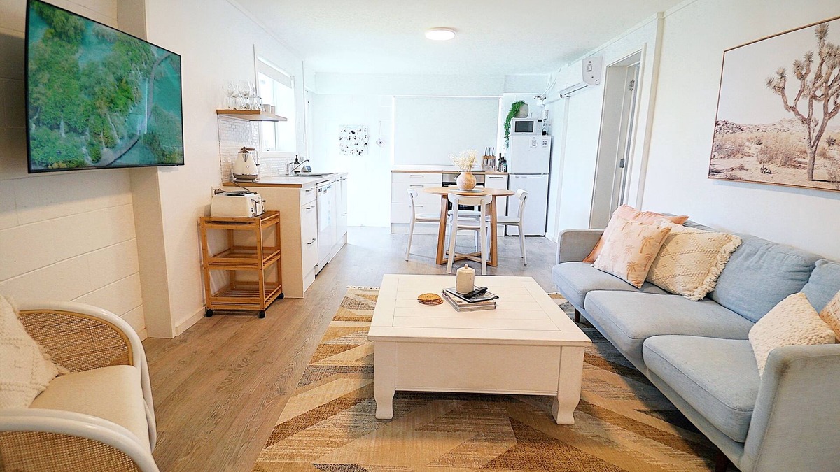 Forrest Hill House | Spacious, bright & central home with all amenities
