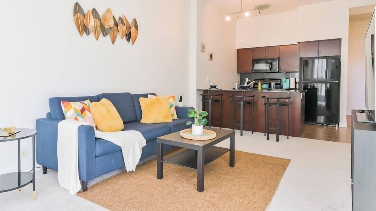 Haysboro Apartment | Spacious & Bright Condo 10 Min from DT | UG Stall