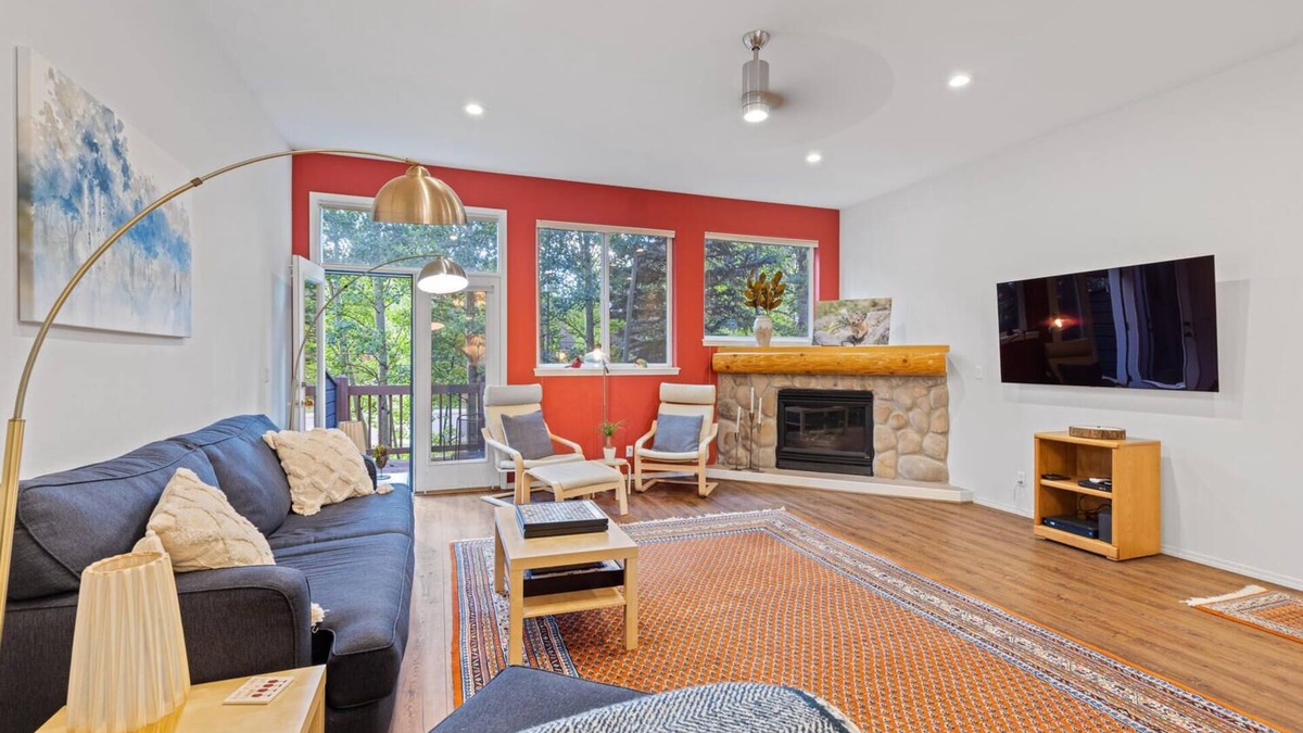 Frisco House | Spacious, bright Frisco 3BD 3BA with beautiful views 1 block from center of town