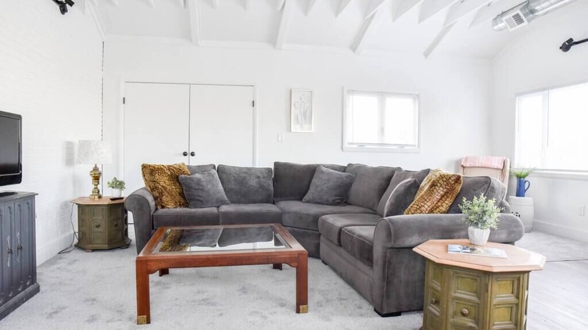 Pleasant Hills Apartment | Spacious & Bright Retreat – Perfect for Families!
