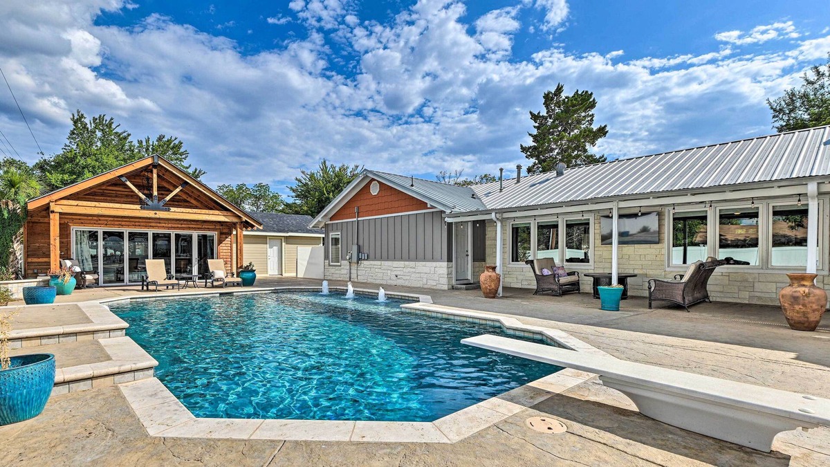 Brownwood House | Spacious Brownwood Getaway: Pets Welcome!