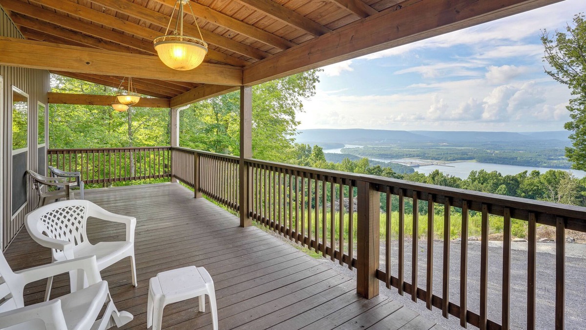 Bryant Cabin | Spacious Bryant Cabin: Private Hot Tub & Views